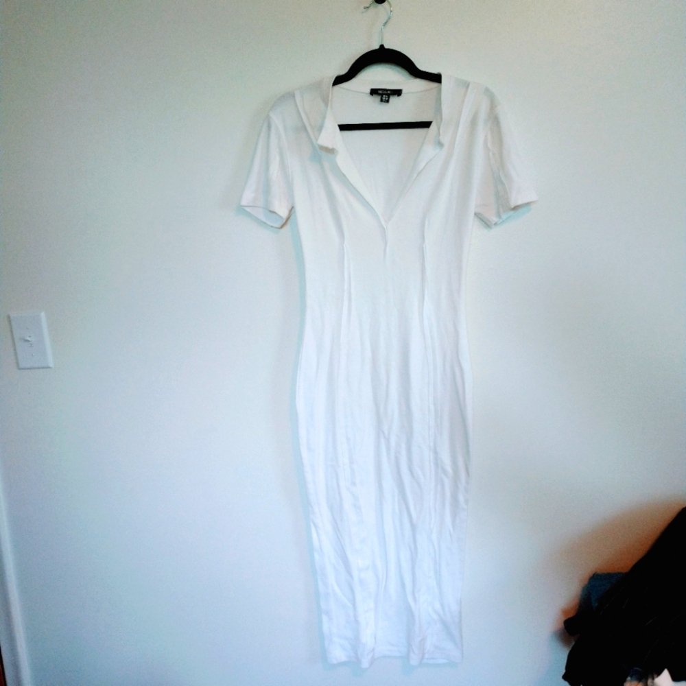 Misguided white midi length bodycon dress with short sleeves.  V neck with conto